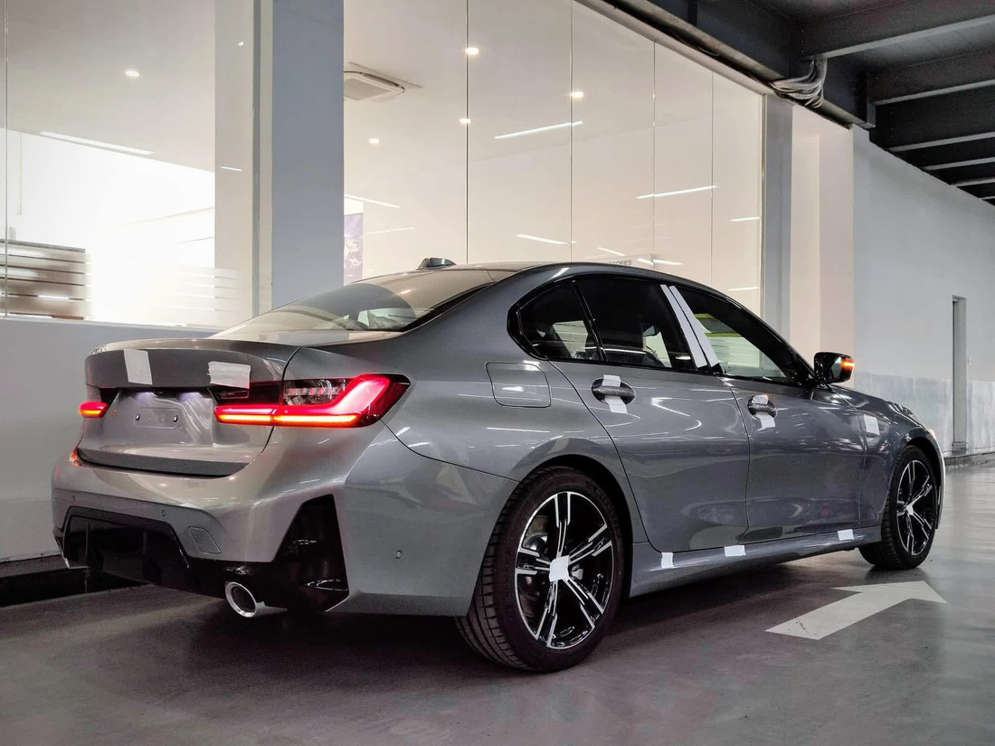 BMW 3-Series bản full gần 1,9 tỉ: Có trang bị lần đầu xuất hiện, vẫn thua C-Class - Ảnh 3.