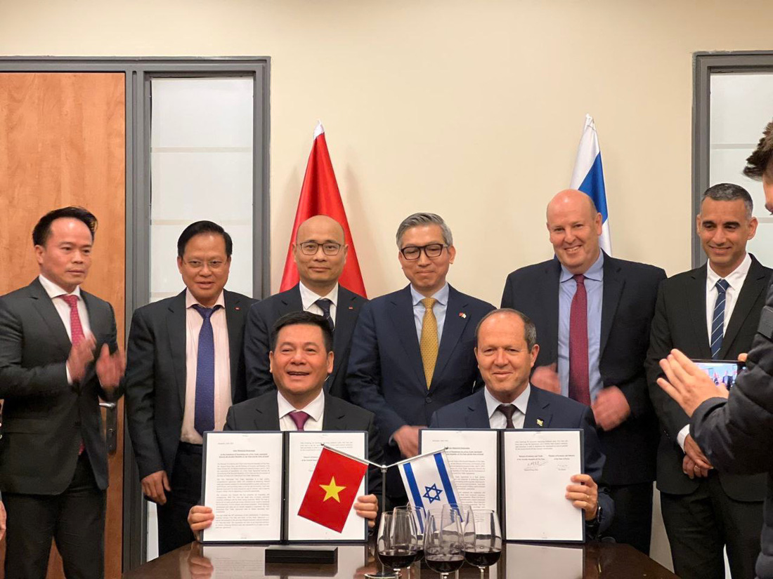 Việt Nam và Israel ký kết hiệp định thương mại tự do (FTA) hồi tháng 7-2023 - Ảnh: VGP