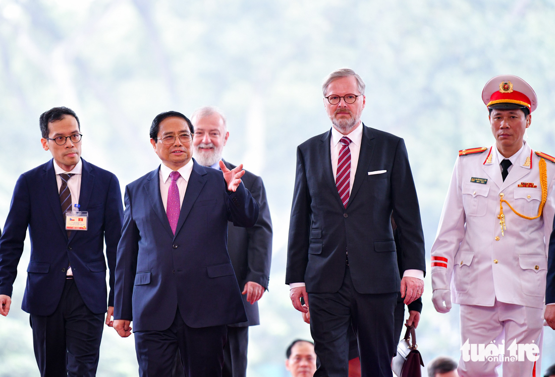 Thủ tướng Phạm Minh Chính đón và hội đàm với Thủ tướng Czech Petr Fiala - Ảnh 4.