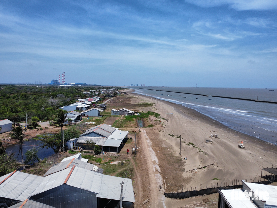 Làng ‘chạy lùi’ né sạt lở ở cửa biển Trà Vinh - Ảnh 5.