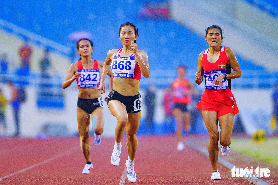 Nguyễn Thị Oanh (868) là niềm hy vọng vàng của điền kinh Việt Nam tại SEA Games 32 - Ảnh: NAM TRẦN