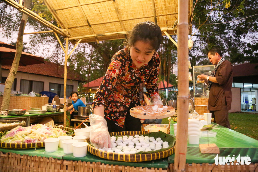 Khách tấp nập đổ về lễ hội văn hóa ẩm thực của Saigontourist Group - Ảnh 4.