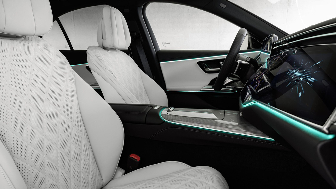 Mercedes-Benz E-Class 2024 ra mắt: Như xe điện, tràn ngập công nghệ, xem được TikTok, họp Zoom - Ảnh 24.