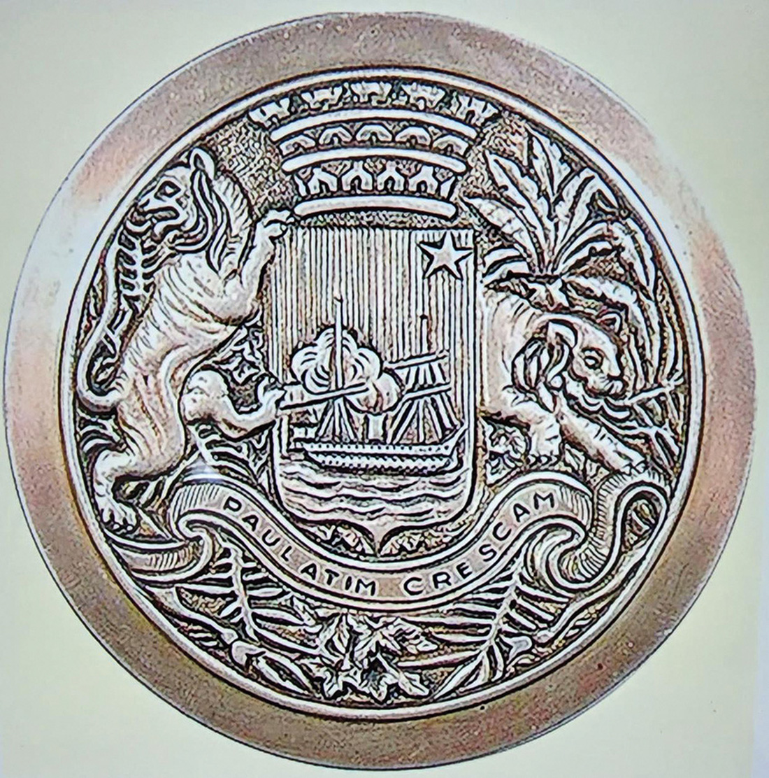 Biểu trưng Sài Gòn thời Pháp xuất hiện trên kỷ niệm chương Hội chợ Đông Dương 1942 - Ảnh tư liệu