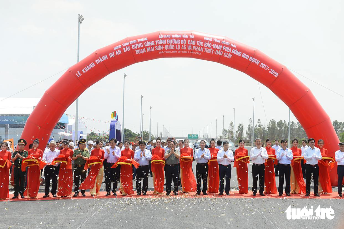 Thủ tướng khánh thành hai cao tốc Phan Thiết - Dầu Giây và Mai Sơn - quốc lộ 45 - Ảnh 5.