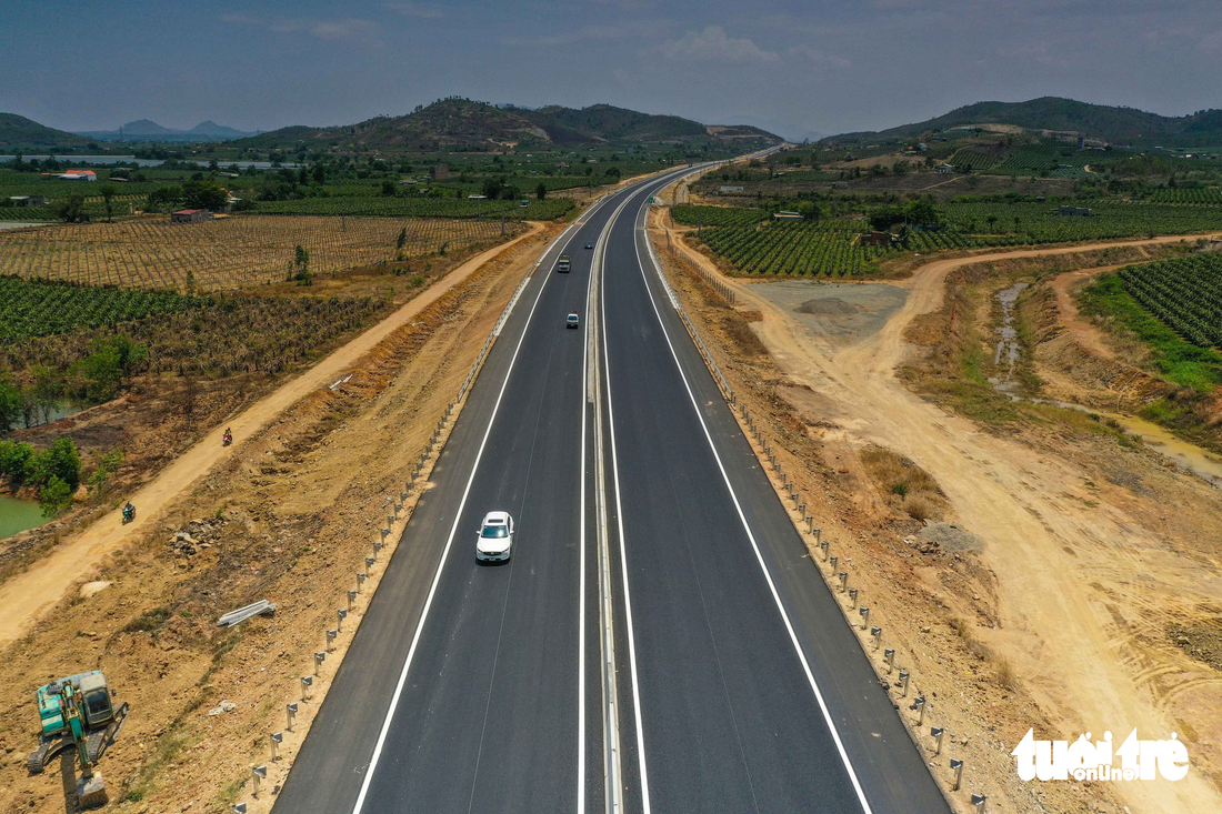 Thủ tướng khánh thành hai cao tốc Phan Thiết - Dầu Giây và Mai Sơn - quốc lộ 45 - Ảnh 15.