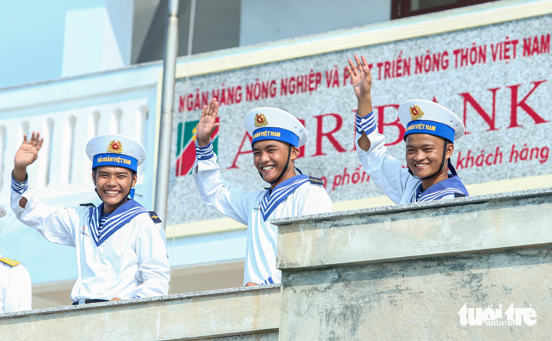 Mong các đoàn ra thăm anh em ở Trường Sa và nhà giàn nhiều hơn - Ảnh 15.