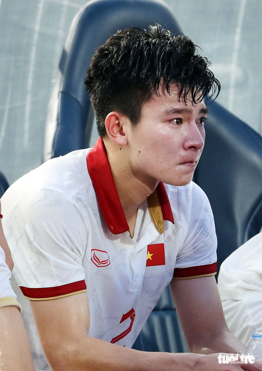 Cầu thủ U22 Việt Nam cay mắt thẫn thờ sau trận thua U22 Indonesia - Ảnh 3.