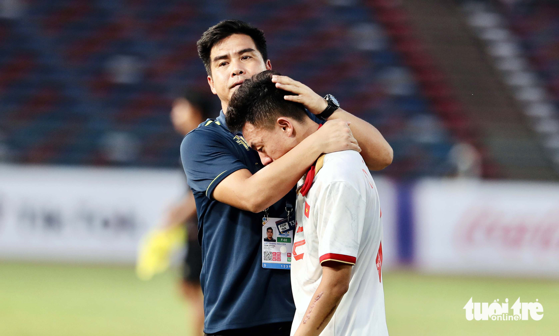 Cầu thủ U22 Việt Nam cay mắt thẫn thờ sau trận thua U22 Indonesia - Ảnh 10.