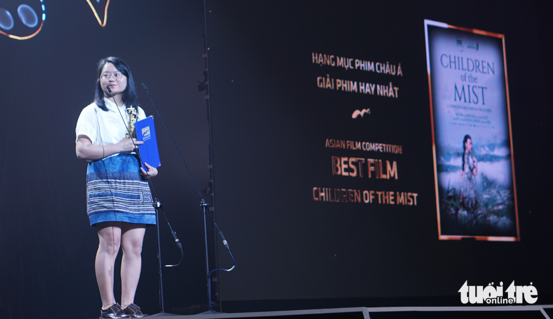 Trấn Thành là đạo diễn xuất sắc, Nhà bà Nữ là phim Việt hay nhất ở Liên hoan phim châu Á Đà Nẵng - Ảnh 1.