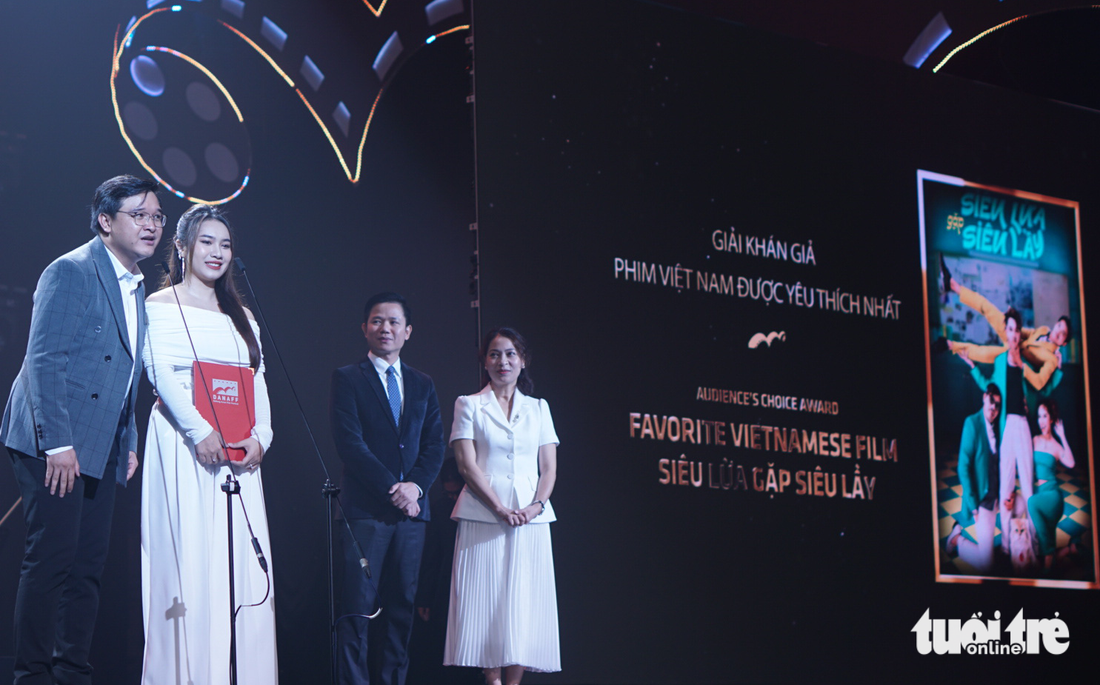 Trấn Thành là đạo diễn xuất sắc, Nhà bà Nữ là phim Việt hay nhất ở Liên hoan phim châu Á Đà Nẵng - Ảnh 5.