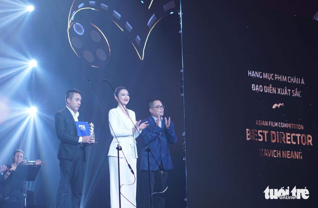 Trấn Thành là đạo diễn xuất sắc, Nhà bà Nữ là phim Việt hay nhất ở Liên hoan phim châu Á Đà Nẵng - Ảnh 9.