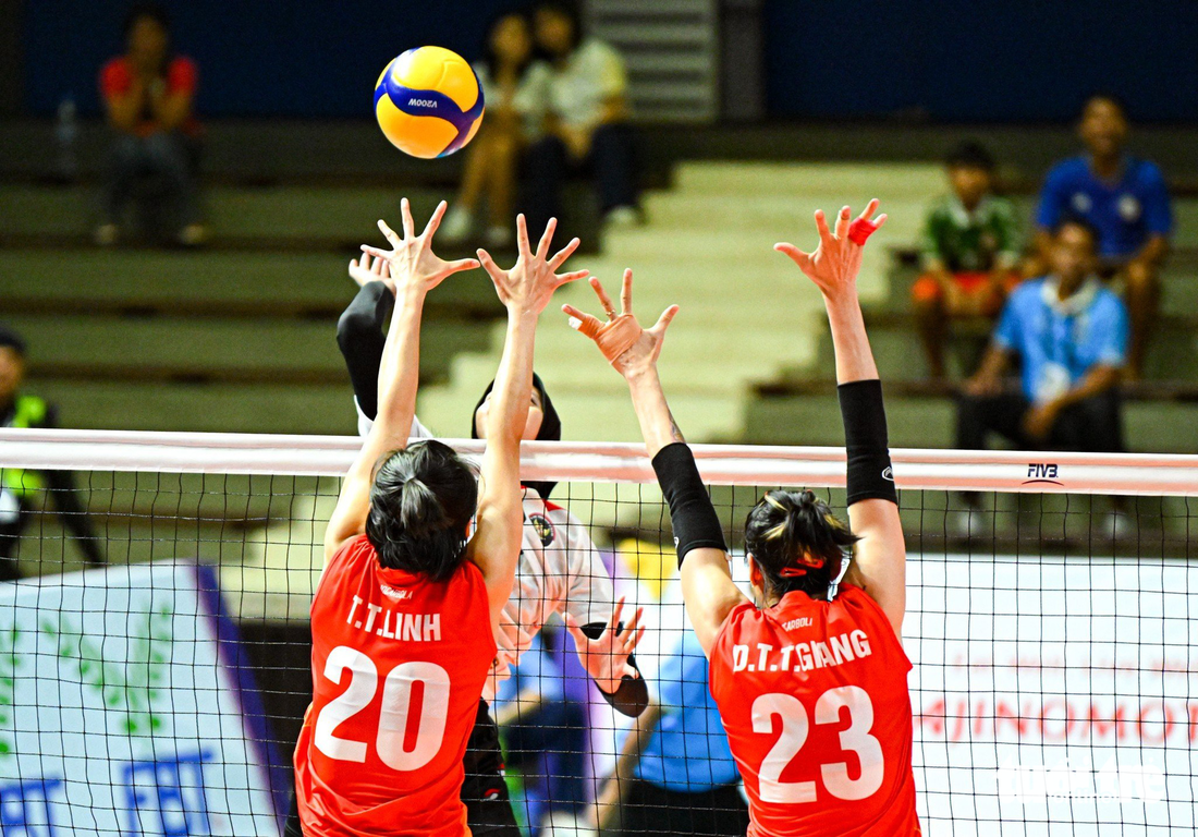 Thót tim trận gặp Indonesia, bóng chuyền nữ Việt Nam vào chung kết SEA Games 32 - Ảnh 4.