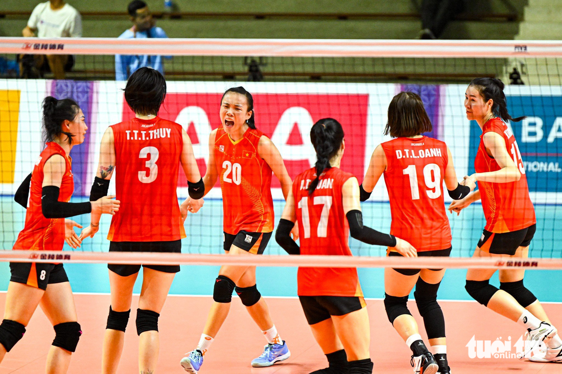 Thót tim trận gặp Indonesia, bóng chuyền nữ Việt Nam vào chung kết SEA Games 32 - Ảnh 6.
