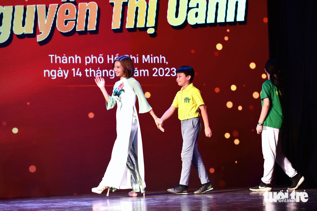 Nguyễn Thị Oanh: Nhiều đồng đội rất giỏi, tôi chỉ may mắn hơn mà thôi - Ảnh 7.