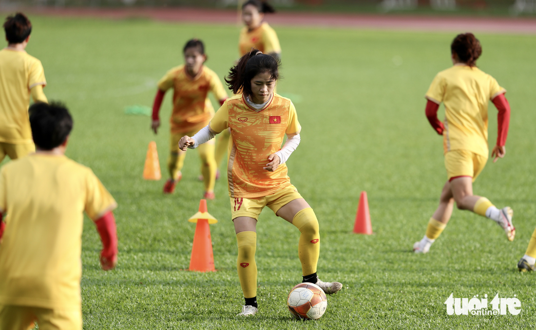 Tiền vệ Tuyết Dung: Thất bại của U22 là động lực cho tuyển nữ Việt Nam giành HCV - Ảnh 6.