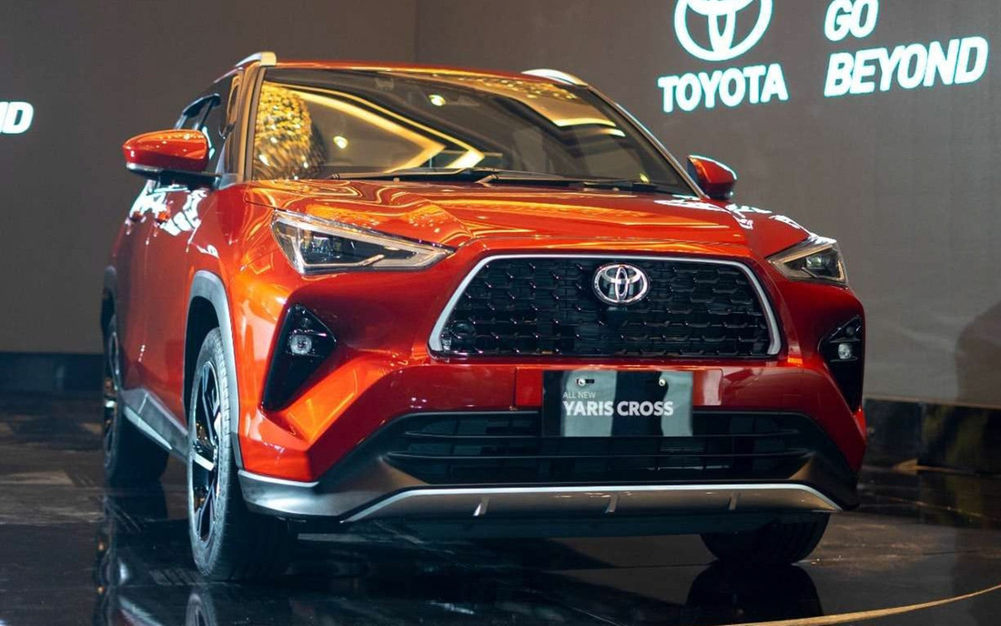 Xe đã đăng ký ở Việt Nam Toyota Yaris Cross 2023 ra mắt: Lớn hơn Raize, nhỏ hơn Corolla Cross - Ảnh 2.