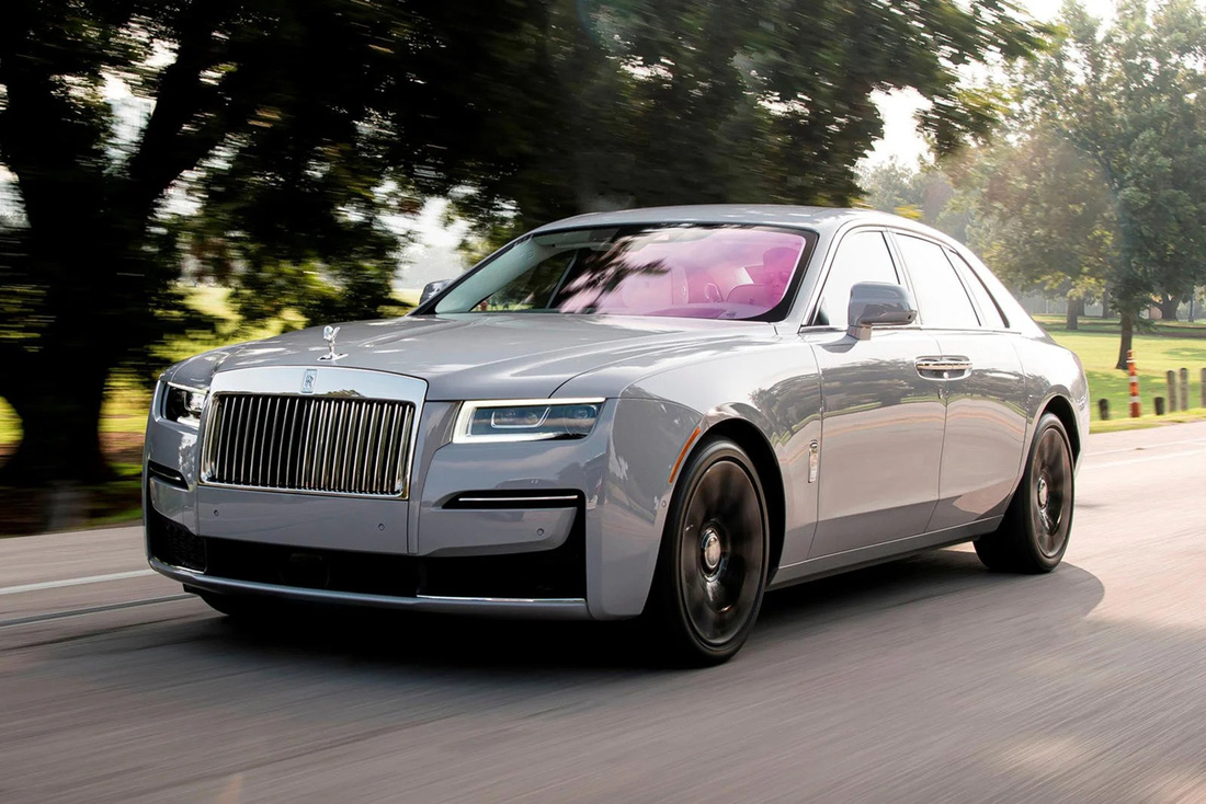 Xe Rolls-Royce im lặng như tờ, người lái mất phương hướng - Ảnh 9.