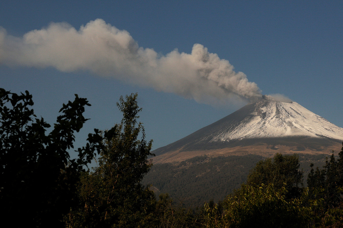 Mexico hủy lớp học nhiều nơi vì núi lửa hoạt động mạnh - Ảnh 5.
