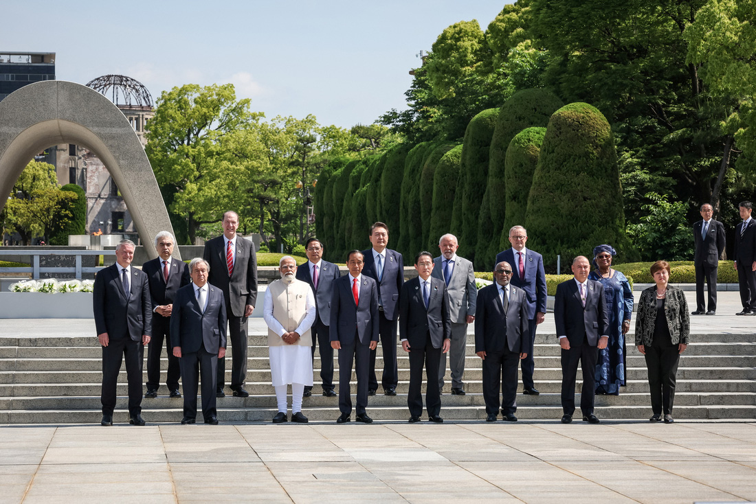 Thủ tướng Phạm Minh Chính cùng lãnh đạo G7 thăm công viên hòa bình Hiroshima - Ảnh 4.