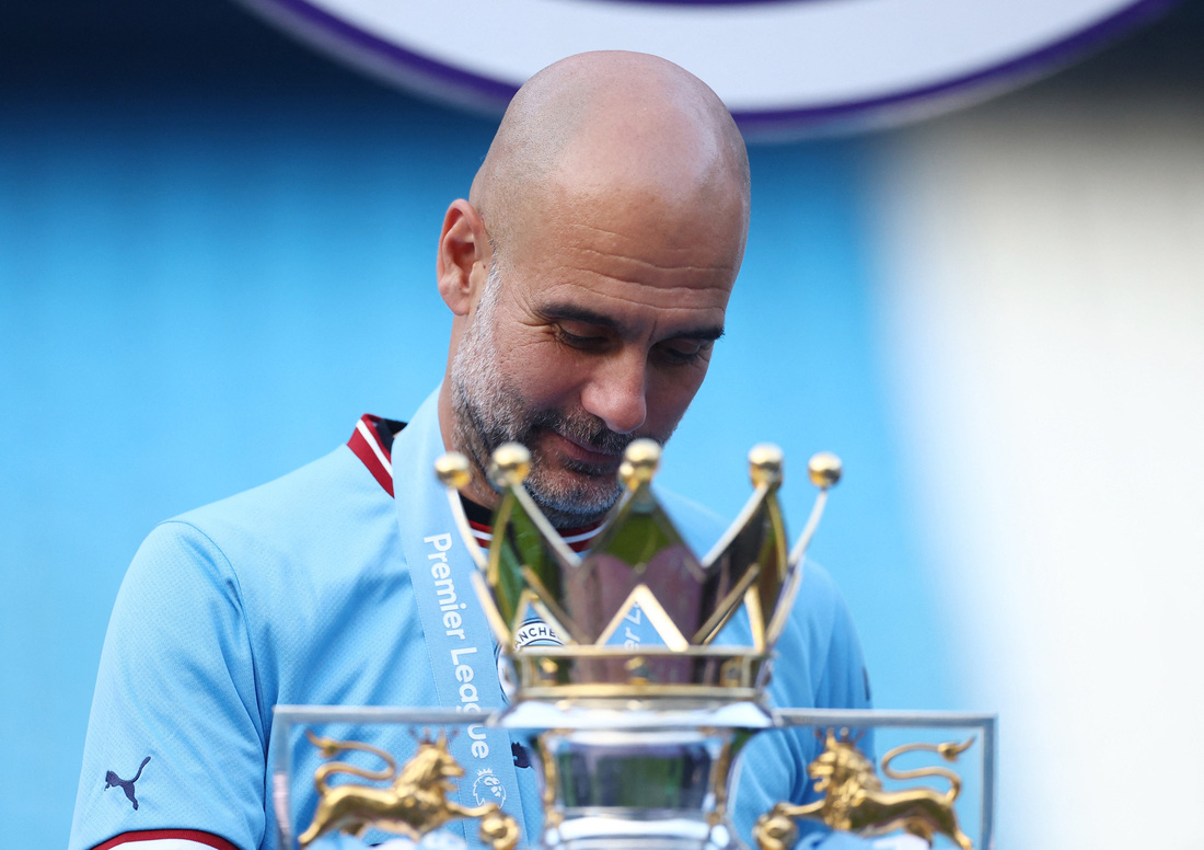 Manchester City ăn mừng chức vô địch Premier League - Ảnh 2.