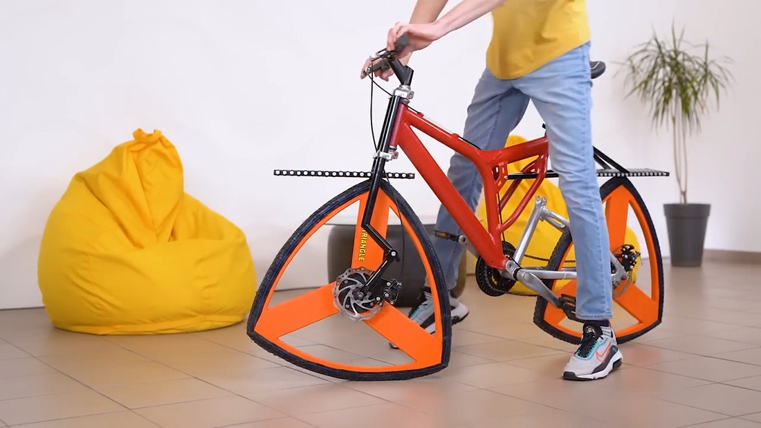 YouTuber tự chế xe đạp độc đáo: Bánh tam giác nhưng không xóc nảy - Ảnh 5.