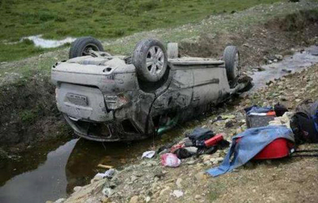 Kỳ lạ một tuyến đường ở Tây Tạng thường xuyên có xe bị bỏ rơi - Ảnh 4.