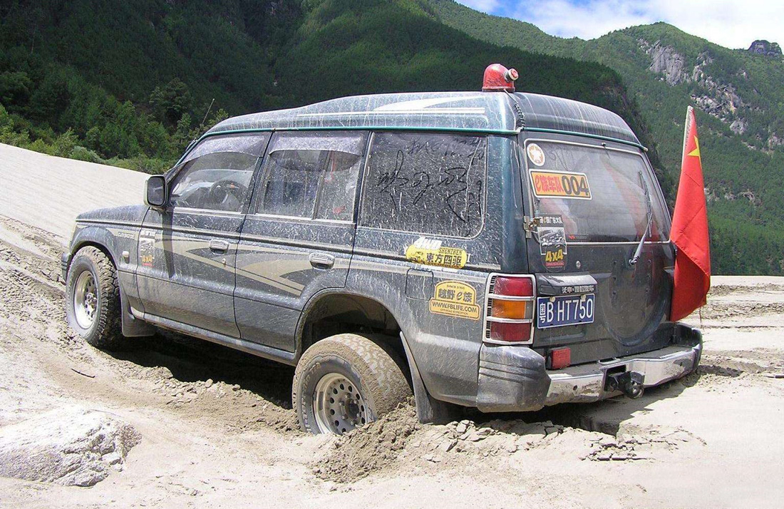 Kỳ lạ một tuyến đường ở Tây Tạng thường xuyên có xe bị bỏ rơi - Ảnh 7.