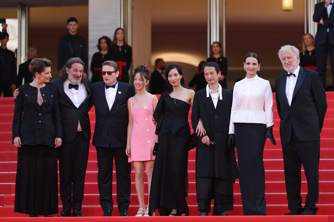 Đạo diễn Trần Anh Hùng trên thảm đỏ Cannes 2023 - Ảnh 3.