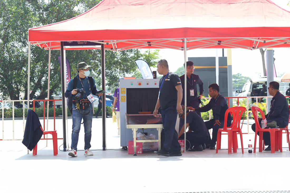 Trước giờ khai mạc SEA Games, Campuchia siết an ninh quanh khu phức hợp - Ảnh 8.