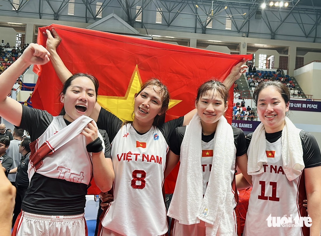 Những khoảnh khắc ấn tượng của bóng rổ nữ Việt Nam - Ảnh 9.
