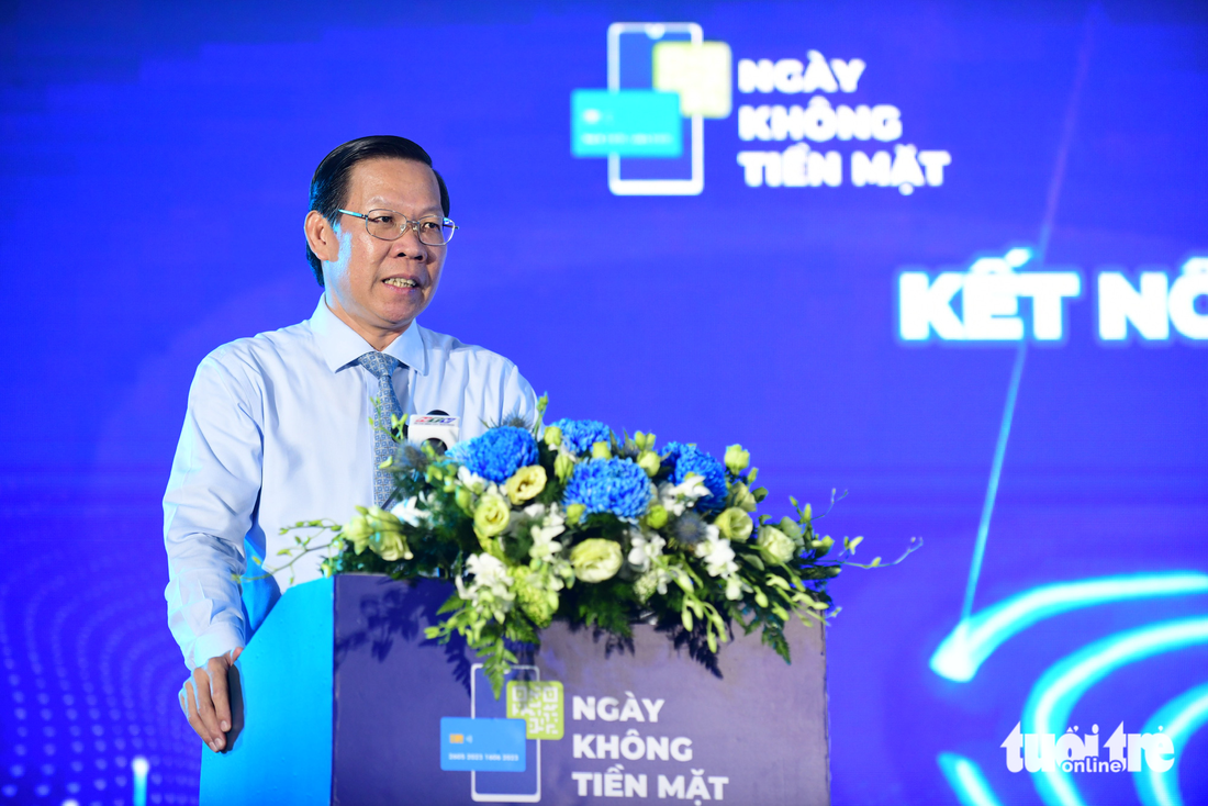 Ông Phan Văn Mãi, ủy viên Trung ương Đảng, phó bí thư thường trực, chủ tịch Ủy ban nhân dân TP.HCM phát biểu tại hội thảo - Ảnh: QUANG ĐỊNH