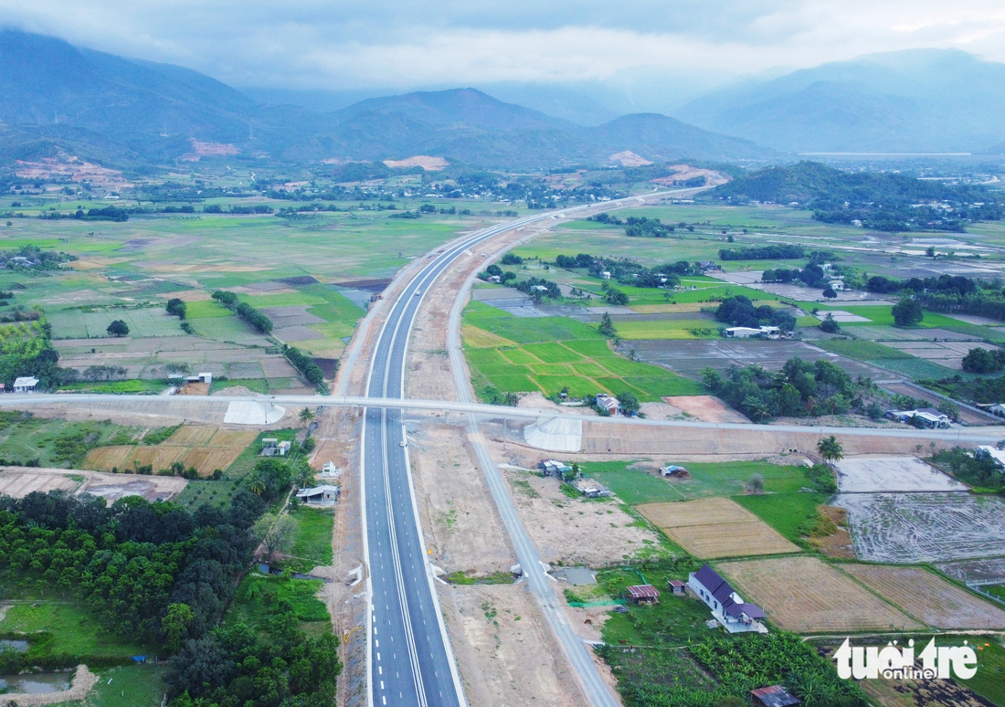 Thủ tướng khánh thành 2 tuyến cao tốc Nha Trang - Cam Lâm, Vĩnh Hảo - Phan Thiết - Ảnh 3.
