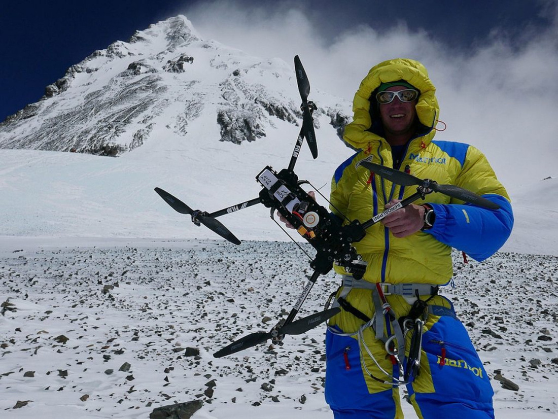 Dịch vụ leo đỉnh Everest cao cấp có giá hơn 200.000 USD - Ảnh: Furtenbach Adventures