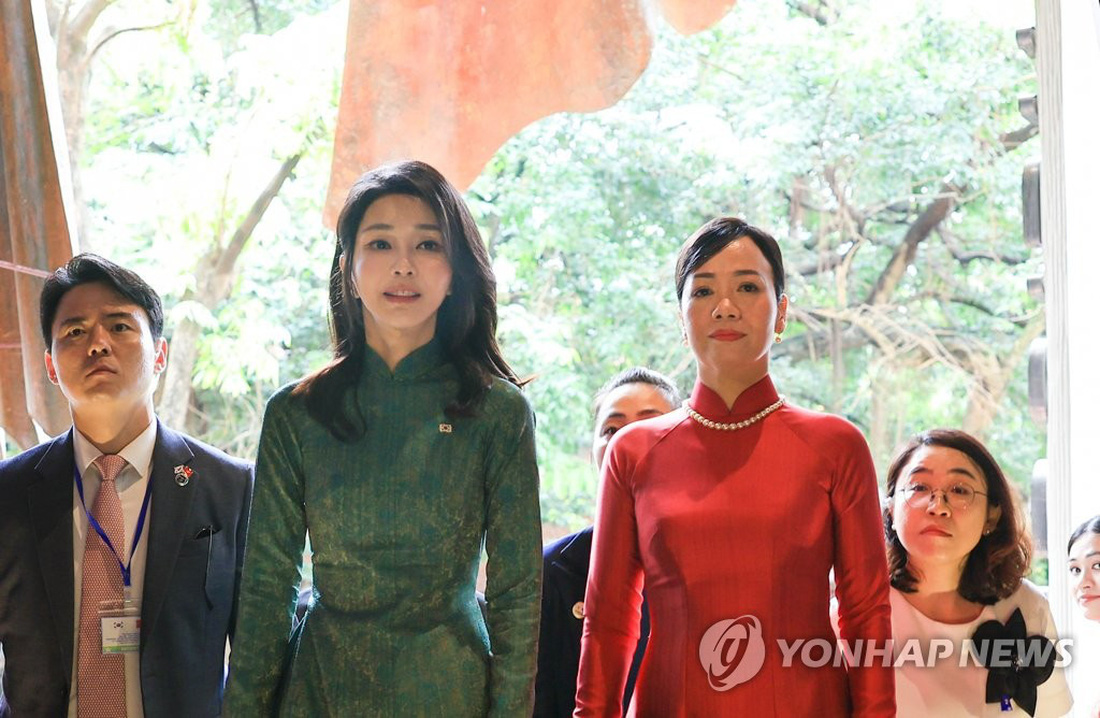 Phu nhân Tổng thống Hàn Quốc mặc áo dài, thưởng trà cùng phu nhân Chủ tịch nước - Ảnh 6.