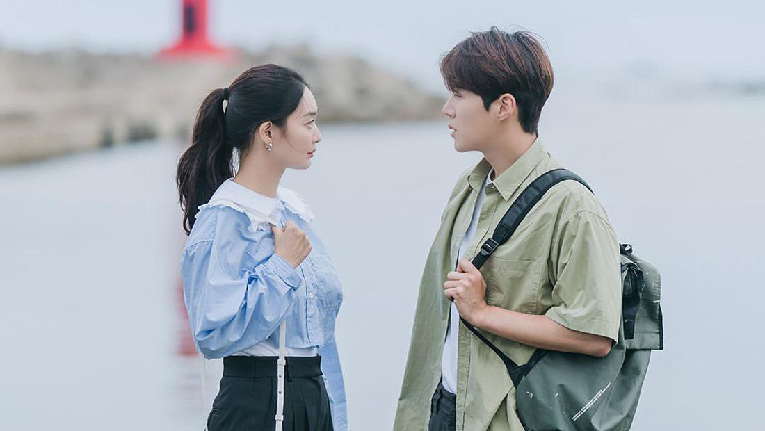 Kim Seon Ho diễn xuất ăn ý với đàn chị Shin Min Ah trên màn ảnh - Ảnh: tvN