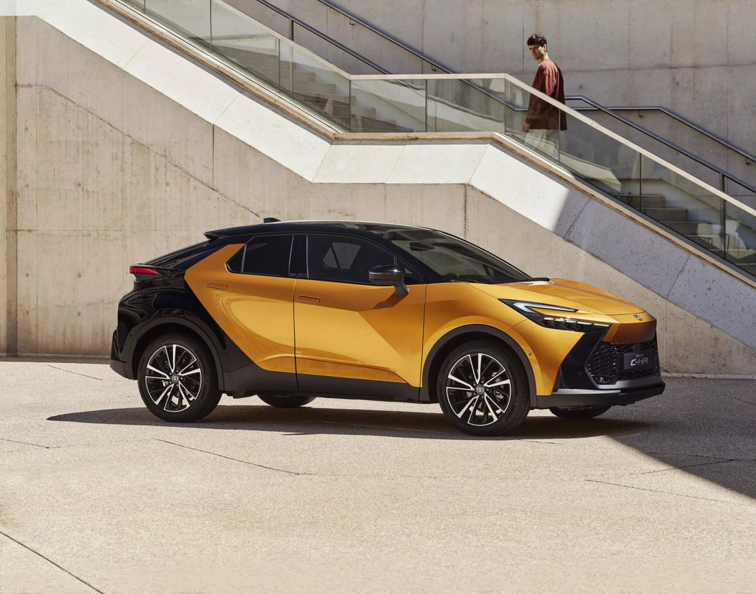 Toyota C-HR 2024 ra mắt: Lột xác toàn diện, tăng tiện nghi để đấu Honda HR-V - Ảnh 1.