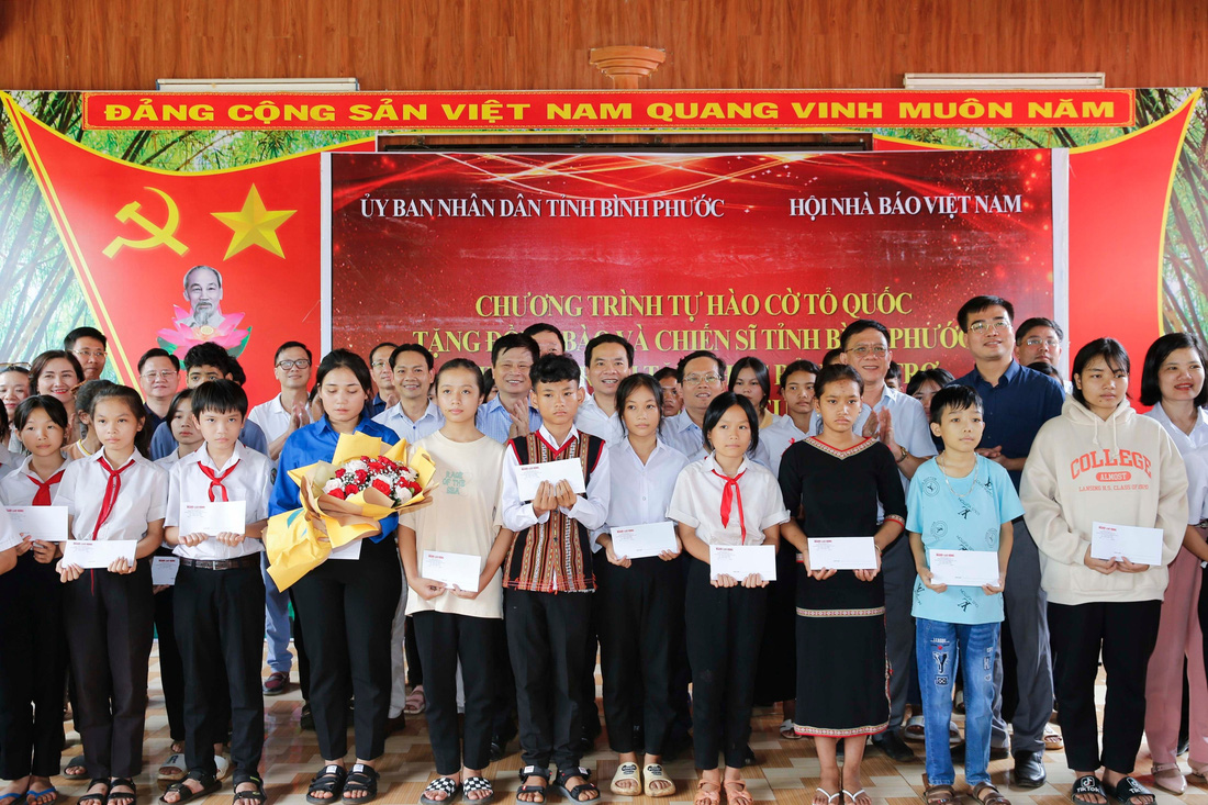 Hội Nhà báo Việt Nam trồng 3,4ha rừng ở Bình Phước - Ảnh 3.