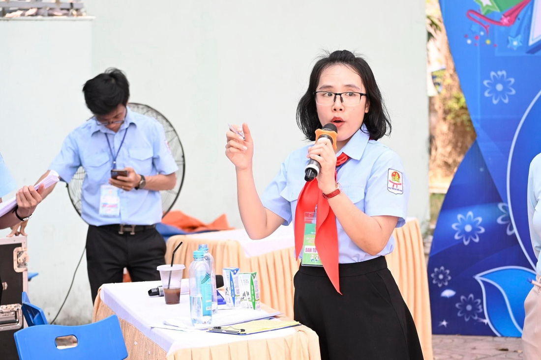 Chị Võ Thị Thu Ngoan, tốt nghiệp đại học loại xuất sắc, được thu hút theo nghị định 140 và đang làm việc tại Tỉnh Đoàn Quảng Ngãi - Ảnh: TRẦN MAI