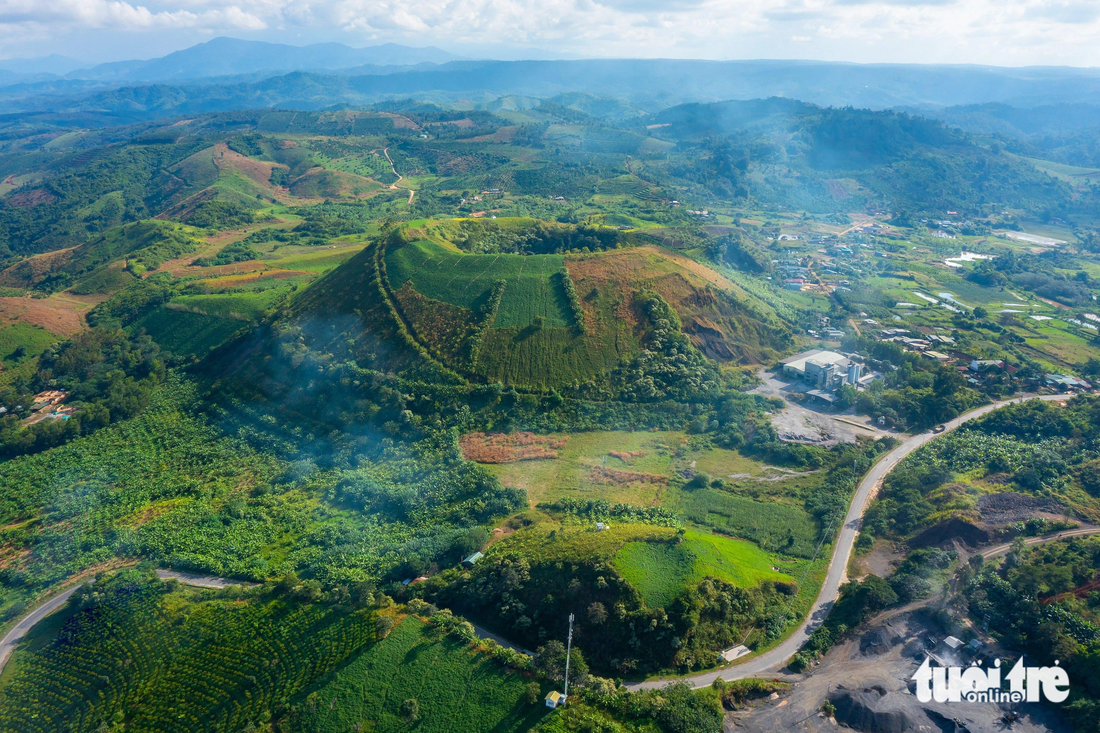 Hang động núi lửa Nâm Kar (Krông Nô) một trong năm miệng núi lửa gồm: núi lửa Nâm Dơng, núi lửa Băng Mo (Cư Jút); núi lửa Nâm Blang, núi lửa Nâm Kar (Krông Nô) và núi lửa Nâm Gle (Đắk Mil)