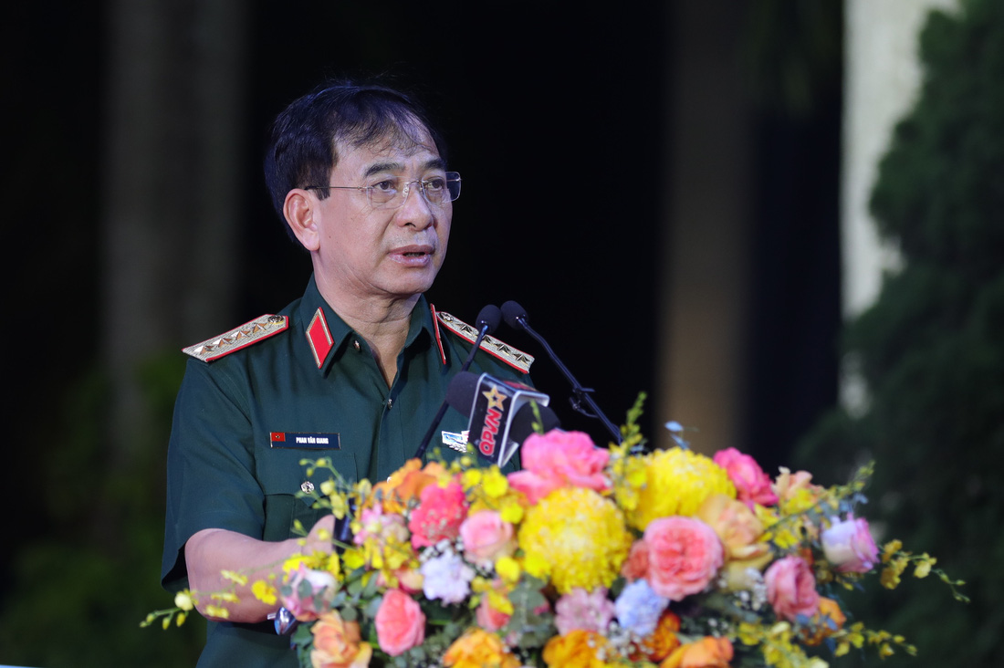 Đại tướng Phan Văn Giang tri ân thương binh, bệnh binh, thân nhân liệt sĩ, người có công với cách mạng - Ảnh: DANH KHANG