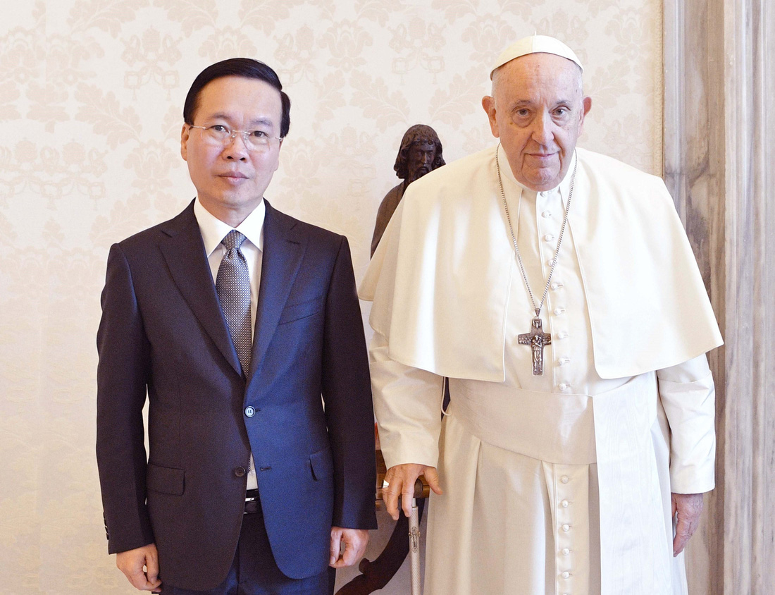 Chủ tịch nước Võ Văn Thưởng và Giáo hoàng Francis trong cuộc gặp ngày 27-7 - Ảnh: TTXVN