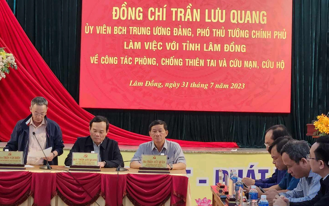 Phó thủ tướng Trần Lưu Quang làm việc tại Lâm Đồng sáng 31-7 - Ảnh: MAI VINH