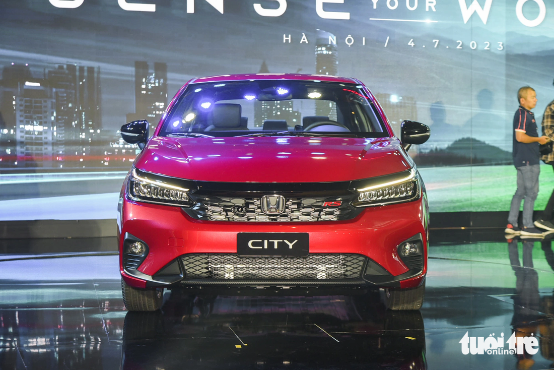 City hiện là chủ lực doanh số của Honda Việt Nam. Trong 5 tháng đầu năm 2023, mẫu xe này đạt doanh số 4.623 xe, vượt xa CR-V (1.495 xe) và HR-V (1.342 xe). Kết quả trên cũng đưa Honda City trở thành mẫu xe bán chạy thứ hai trong phân khúc sedan hạng B, xếp dưới Hyundai Accent (5.913 xe) và xếp trên Toyota Vios (3.476 xe).