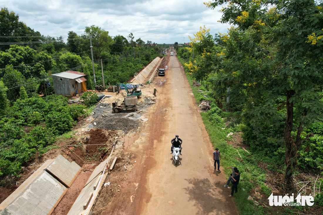 Tuyến đường mà nhóm nghi can di chuyển để tấn công trụ sở UBND xã Ea Tiêu và Ea Ktur (Cư Kuin, Đắk Lắk) vào sáng 11-6 - Ảnh: TRUNG TÂN
