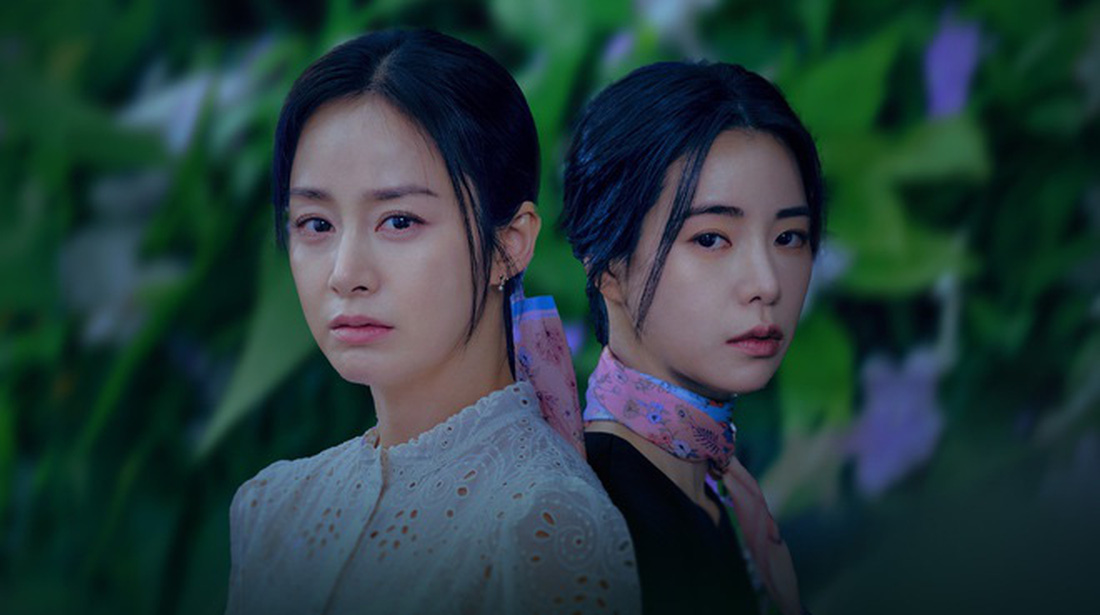 Kim Tae Hee (trái) và Lim Ji Yeon cùng đảm nhận vai chính trong Khu vườn dối trá - Ảnh: Soompi