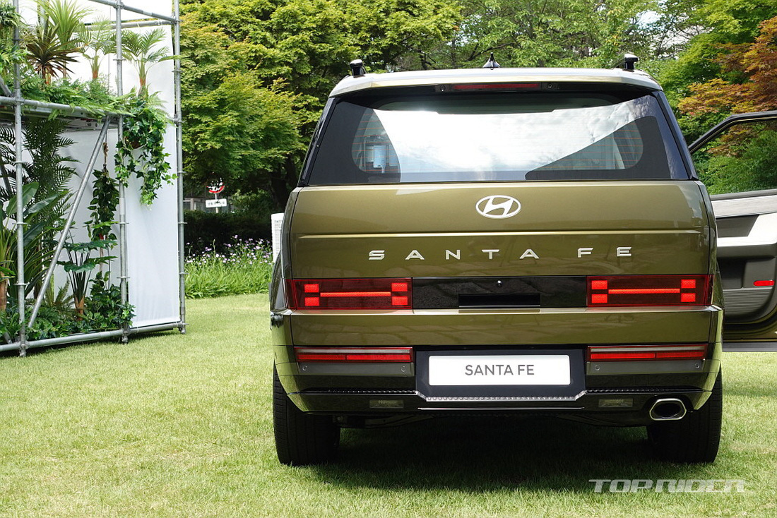 Săm soi chi tiết Hyundai Santa Fe ngoài thực tế sau ngày ra mắt hoàn chỉnh - Ảnh 9.