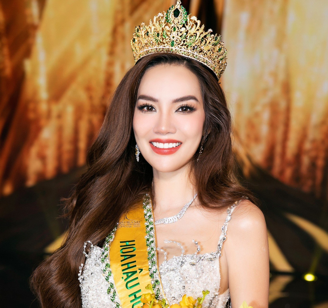 Lê Hoàng Phương đăng quang Miss Grand Vietnam 2023 - Ảnh: KIẾNG CẬN TEAM