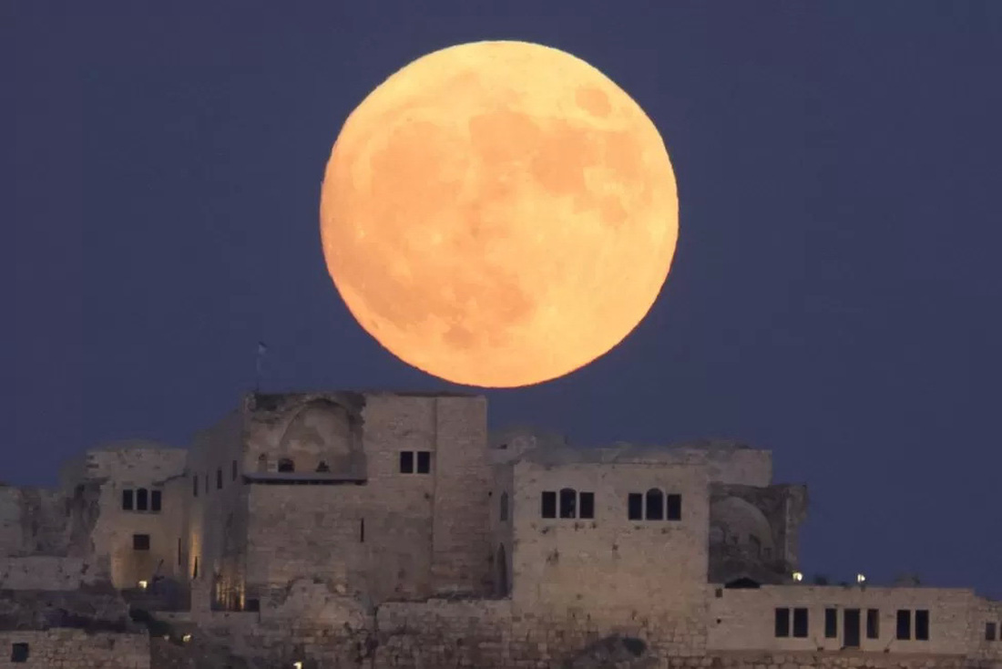 Ngắm mặt trăng sáng nhất năm trong hiện tượng 'siêu trăng xanh' - Ảnh 7.