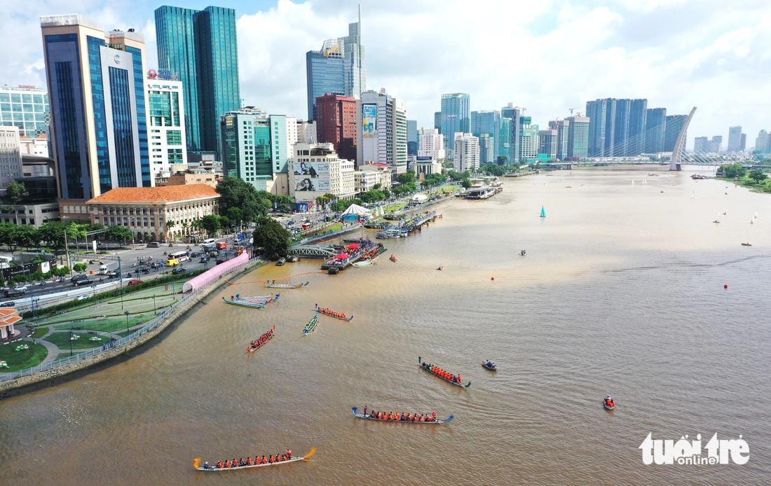 Hình ảnh trung tâm TP.HCM bên phố bên sông nhìn từ trên cao ngày càng đẹp và được quy hoạch tươm tất, chỉn chu, hài hòa